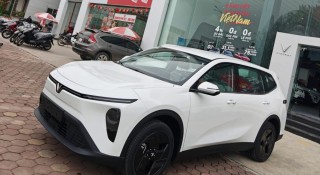 Cận cảnh VinFast VF MPV 7 ngoài đời thực: MPV điện giá 819 triệu đồng sắp đến tay khách hàng Việt